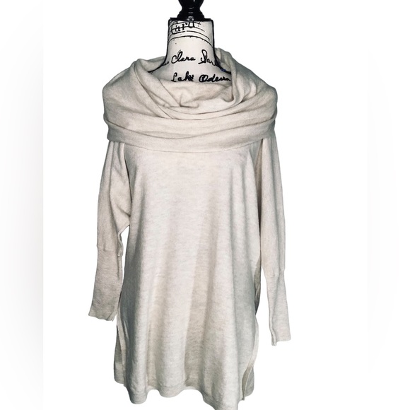 Between Me & You - Oversized Cowl Neck Sweater - S - Picture 2 of 16